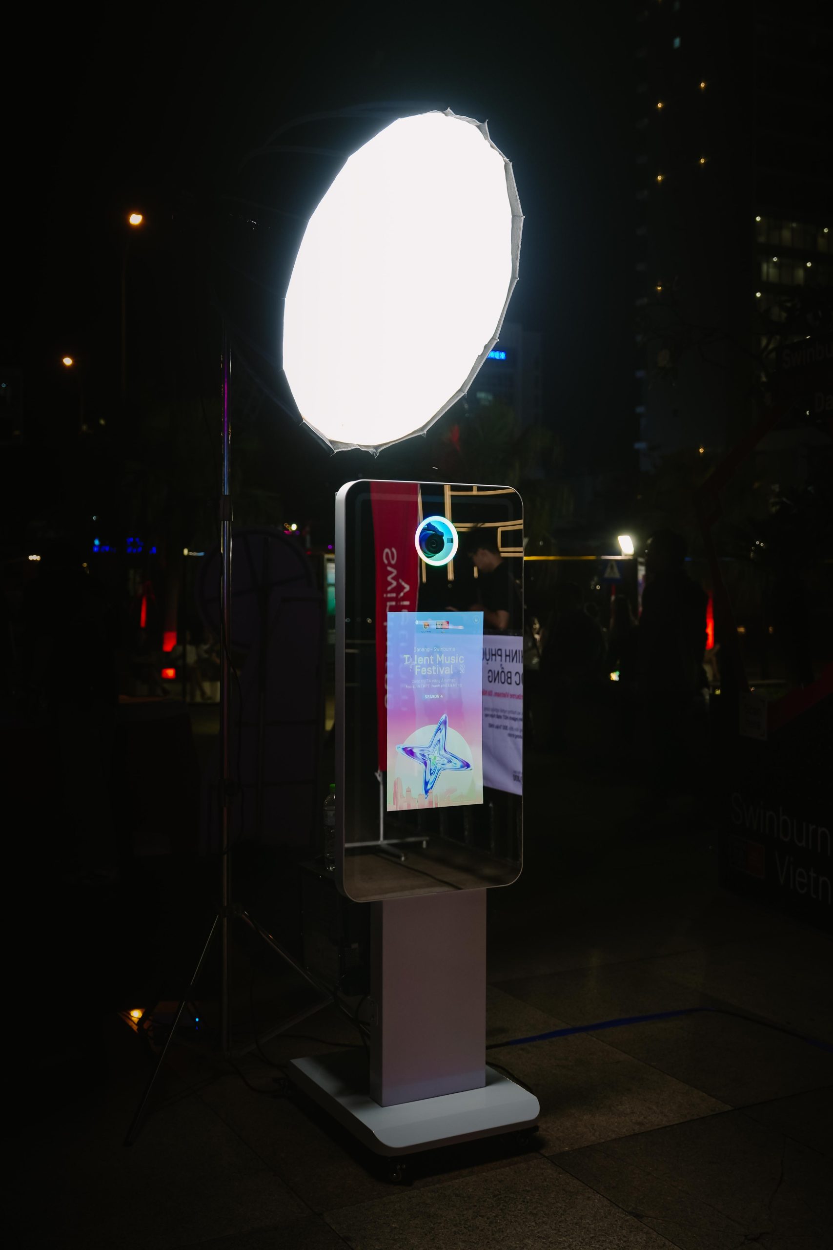 Mirror Photobooth là gì? 5 điểm nổi bật bạn nên biết trước khi lựa chọn